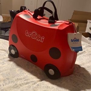 Brand new trunki kids suit case